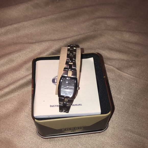 W:2 NIB Fossil watch. - Picture 4 of 9